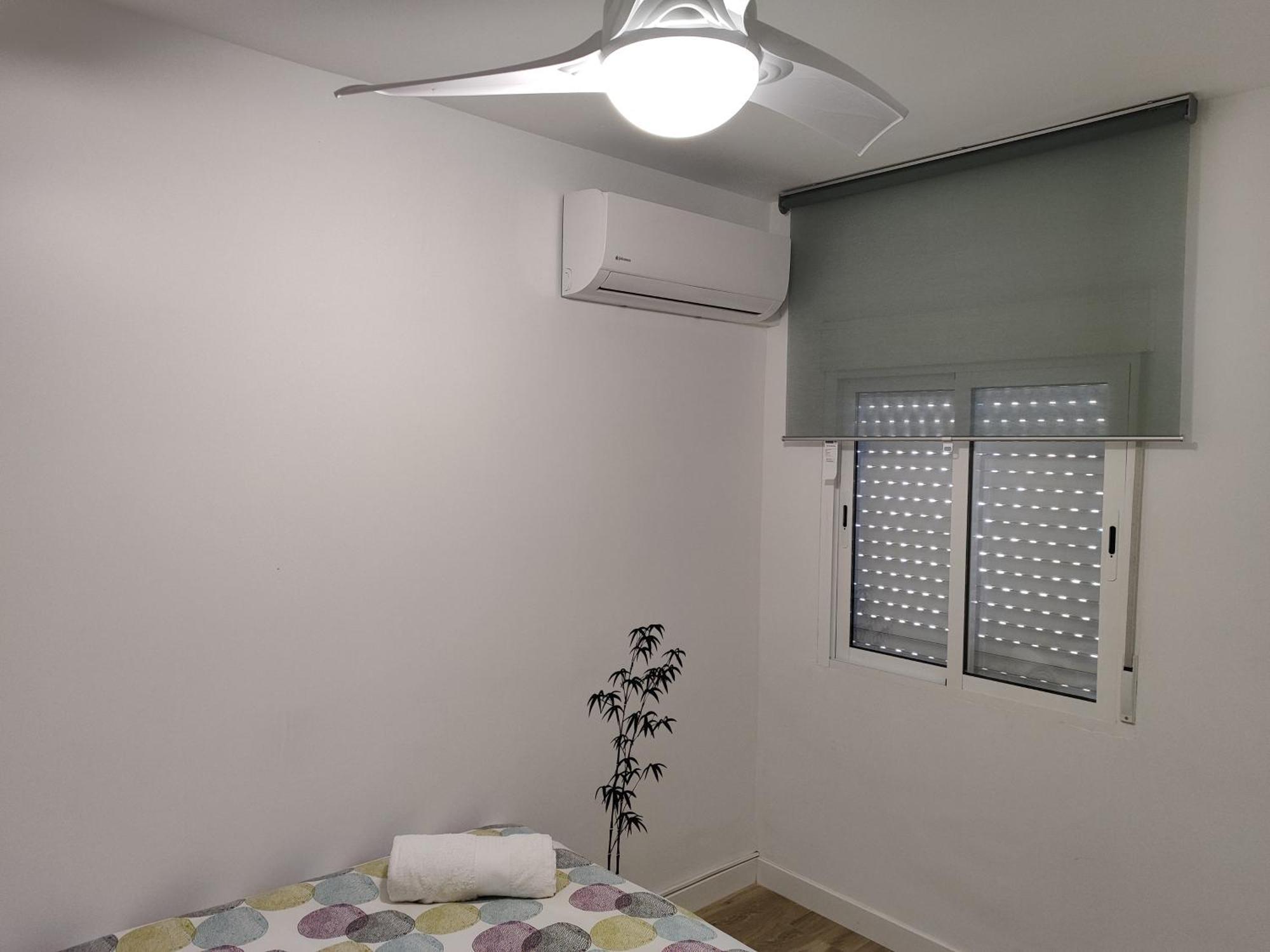 Apartamento Malaga 300 Metros De La Playa Exterior photo